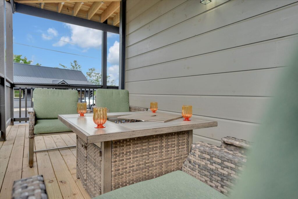 Falcon Heights (16) - Exterior