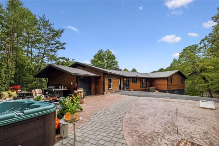 Livin' The Dream (75)