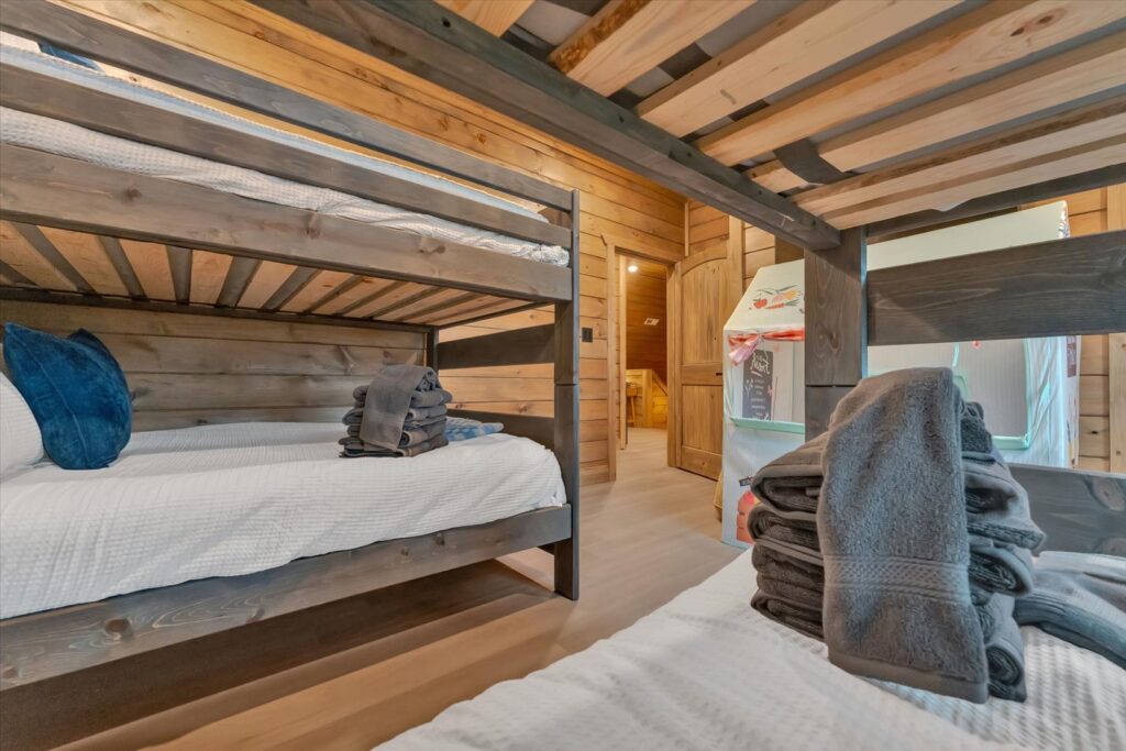 Cabin in the Clouds (54)