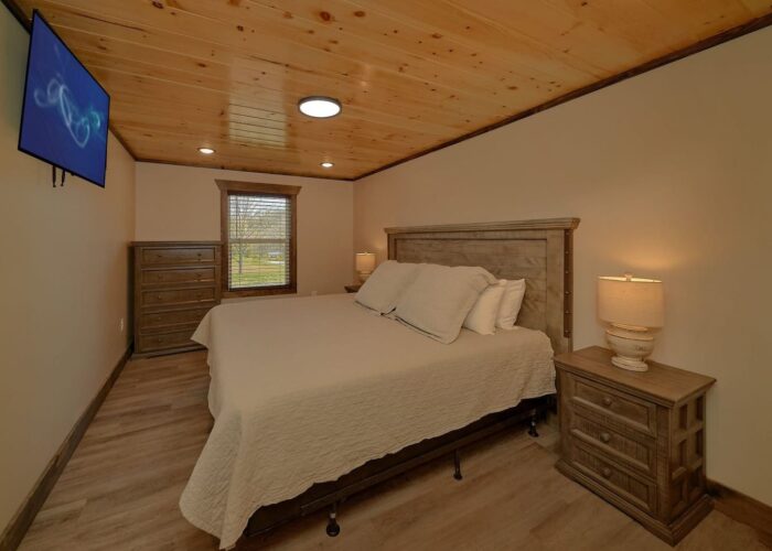Cabin rental with 4 Private King Bedrooms