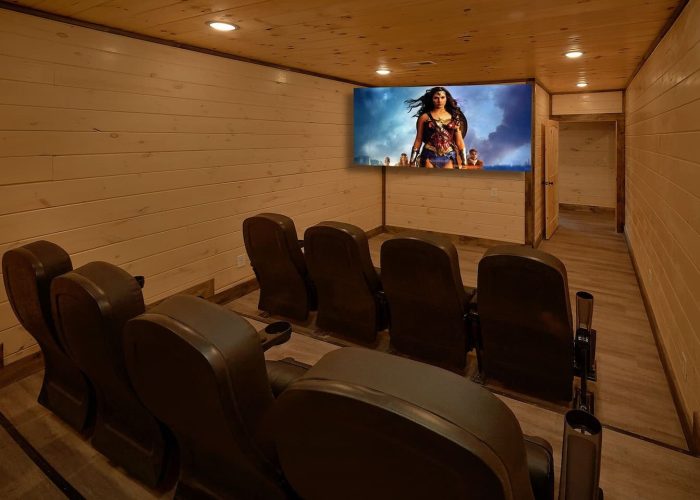 Luxurious 6 bedroom cabin with movie theater