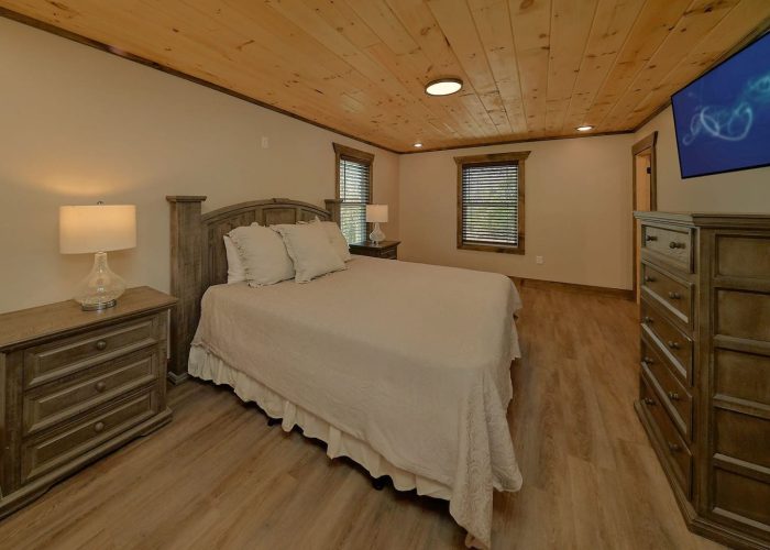Premium cabin rental with 4 Master Bedrooms
