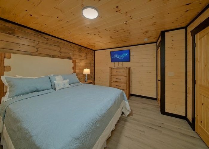 Premium 5 bedroom cabin with 3 Master Suites