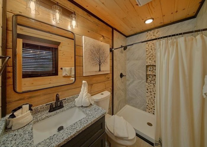 Private Bathroom in King bedroom in cabin rental