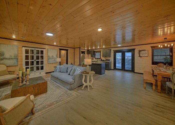 Spacious living room in 5 bedroom cabin rental