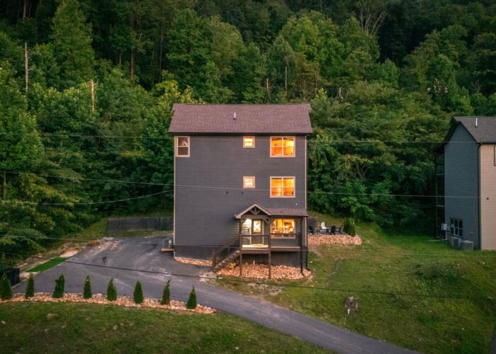 Bearfoot Bungalow (2)