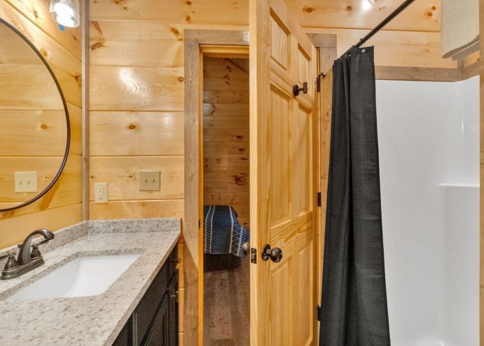 Private Bath and Bedroom in 6 bedroom cabin
