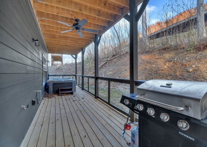 Gatlinburg cabin with pool, hot tub and grill