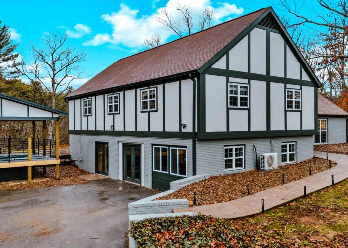 Whispering Pines (11) Exterior