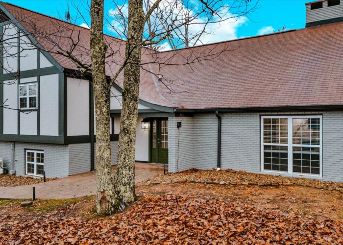 Whispering Pines (12) Exterior