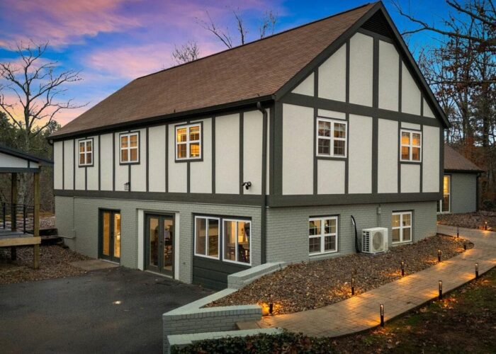 Whispering Pines (2) Exterior