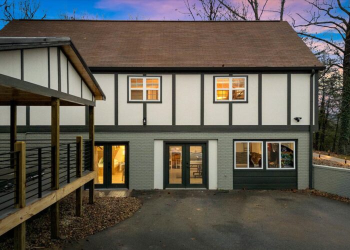 Whispering Pines (3) Exterior