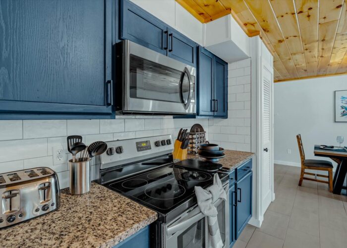 Whispering Pines (38) kitchen