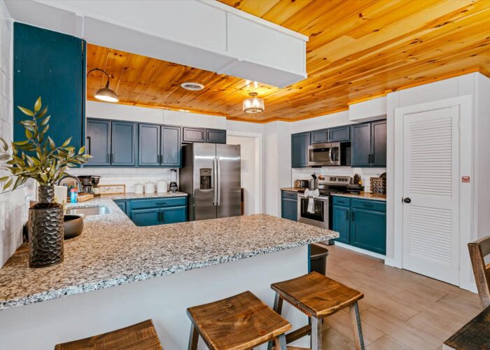 Whispering Pines (39) kitchen