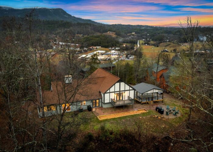 Whispering Pines (4) Mountain View