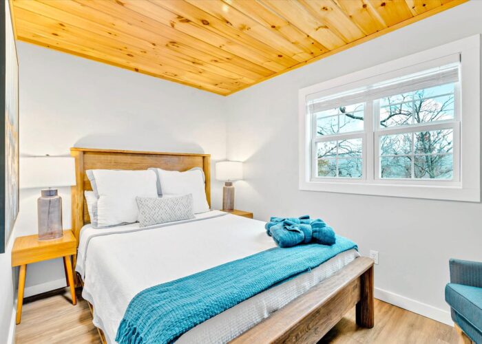 Whispering Pines (46) Bedroom