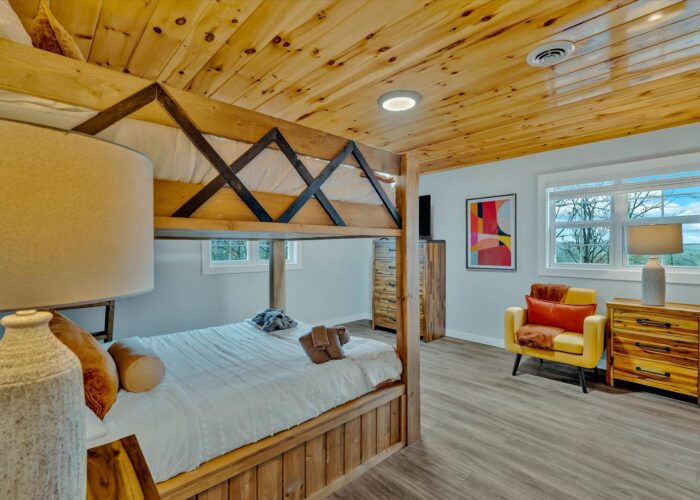 Whispering Pines (48) Bedroom