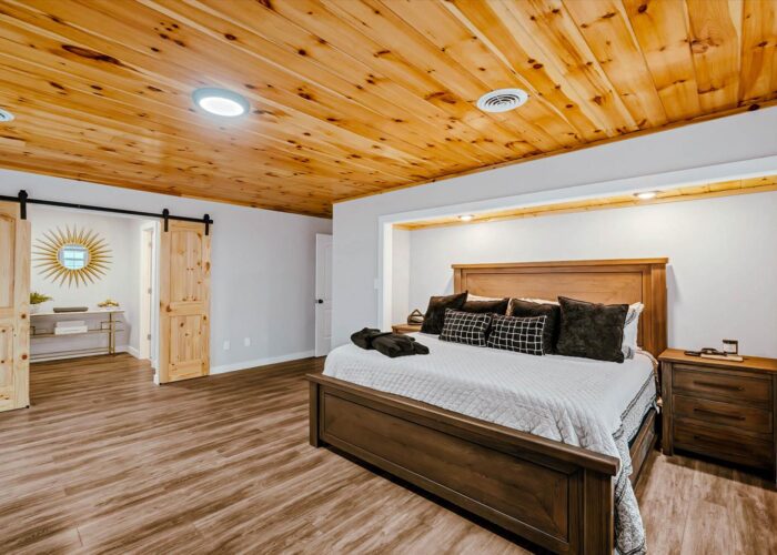 Whispering Pines (52) Bedroom